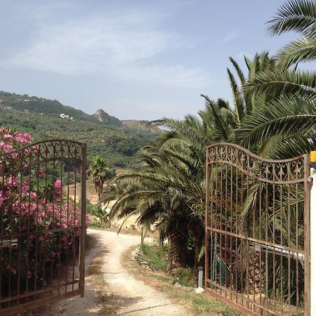 Gasthaus Giardino Di Sicilia SantʼAgata di Militello Exterior foto