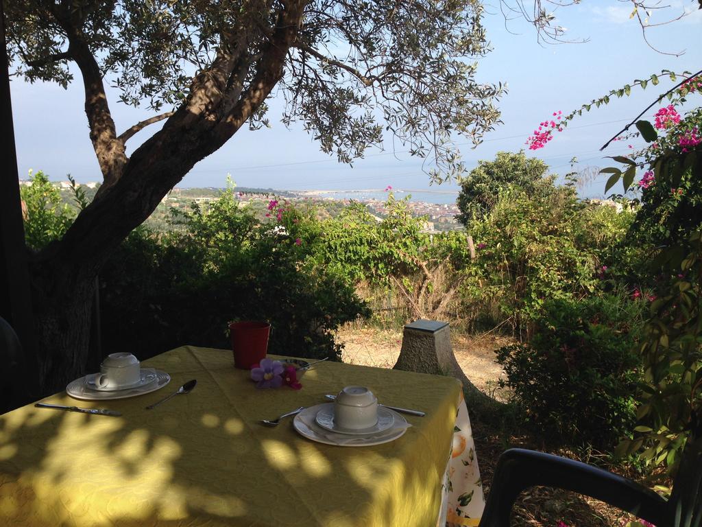 Gasthaus Giardino Di Sicilia SantʼAgata di Militello Exterior foto